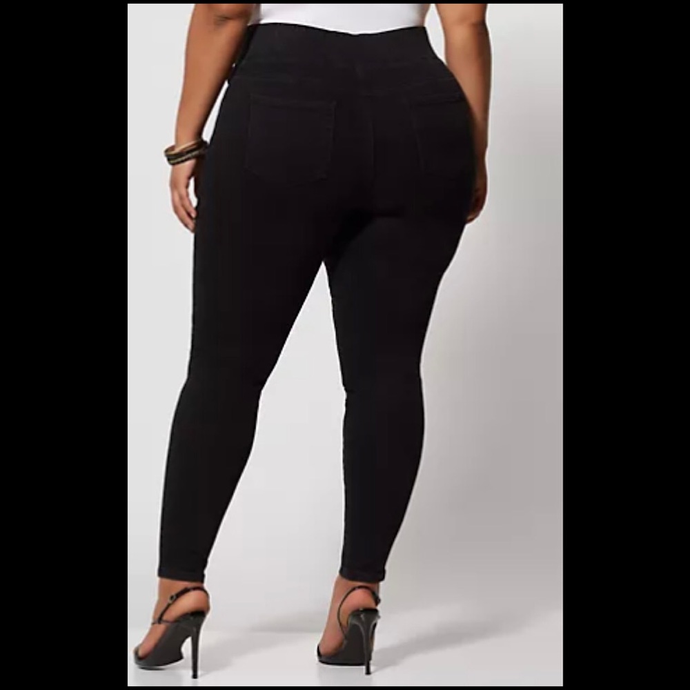 Black High-Rise Destructed Jeggings